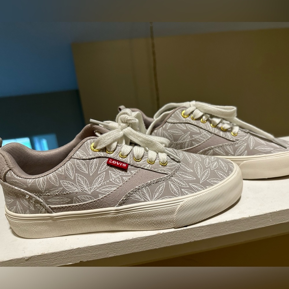 Levi shoes